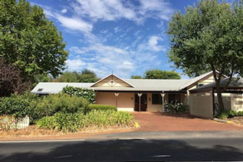 The Noble Grape Guesthouse - New Castle Holiday 0