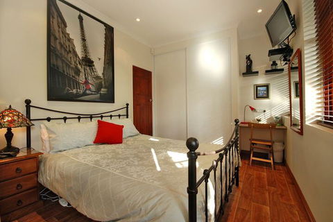 Above Bored Bed & Breakfast - New Castle Holiday 7