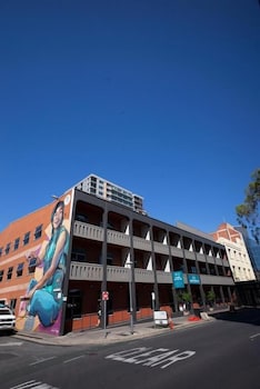 Adelaide Central YHA - Hostel - New Castle Holiday 1