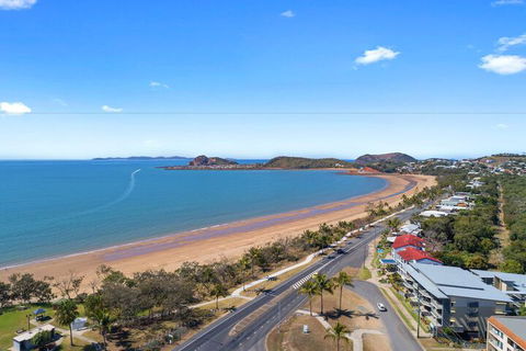 Beaches On Lammermoor Apartments - New Castle Holiday 2