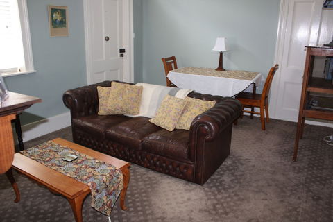 Westbury Gingerbread Cottages - New Castle Holiday 4