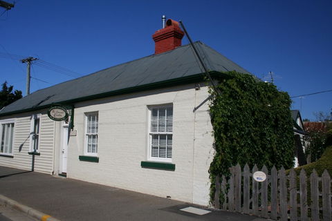 Westbury Gingerbread Cottages - New Castle Holiday 1