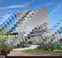 Direct Hotels  Kensington at Central - New Castle Holiday