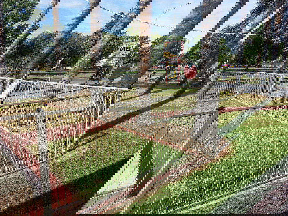 Tallangatta VIC New Castle Holiday