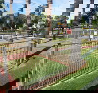 Sunraysia Motel  Holiday Apartments - New Castle Holiday