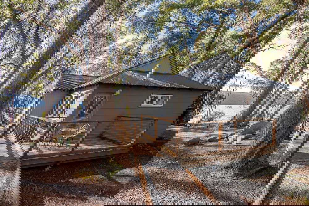 Derwent Bridge TAS New Castle Holiday