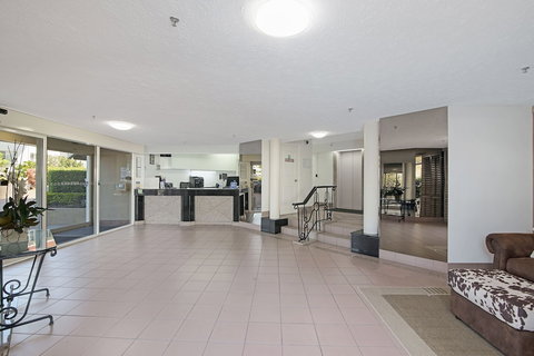 Burleigh Esplanade Apartments - New Castle Holiday 6