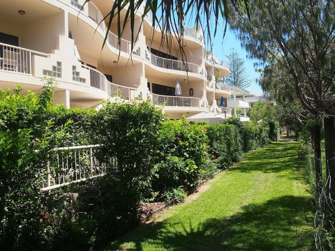Mirra Chana - New Castle Holiday 0