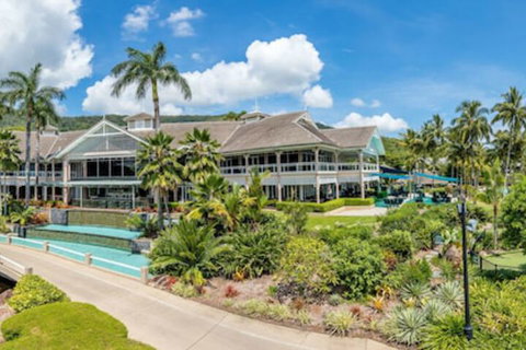 Paradise Palms - New Castle Holiday 1