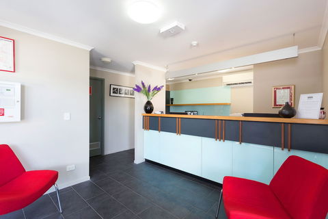 Rocklea International Motel - New Castle Holiday 3