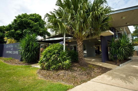 Rocklea International Motel - New Castle Holiday 0