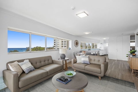Narrowneck Court - New Castle Holiday 1