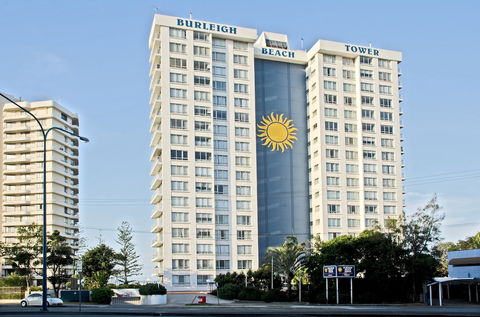 Burleigh Beach Tower - New Castle Holiday 1