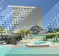 Burleigh Beach Tower - New Castle Holiday