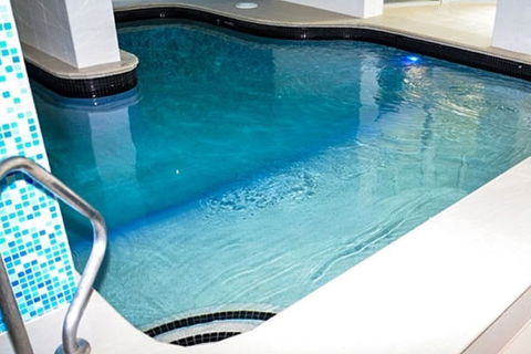Zenith Ocean Front Apartments - New Castle Holiday 2