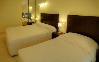 Miami Shore Apartments & Motel - New Castle Holiday 6