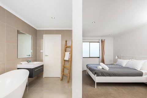 Bella On Banyan - New Castle Holiday 7