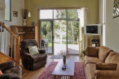 Ulverstone River Retreat - New Castle Holiday 6