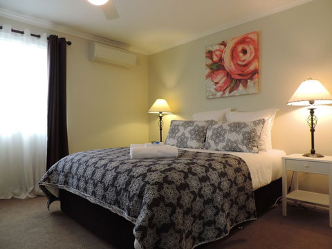 Westwood Lodge Apartments - New Castle Holiday 6