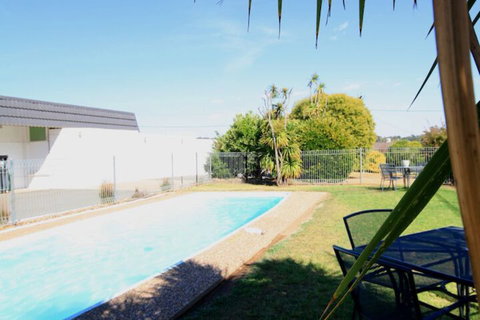 Hi Way Motor Inn - New Castle Holiday 5