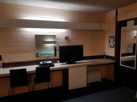 Mahogany Motel - New Castle Holiday 5