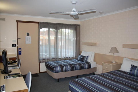 Raglan Motor Inn - New Castle Holiday 4