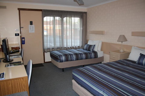 Raglan Motor Inn - New Castle Holiday 3