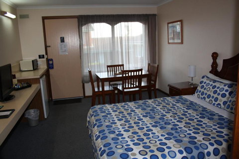 Raglan Motor Inn - New Castle Holiday 2