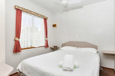 Warrnambool Holiday Village - New Castle Holiday 2