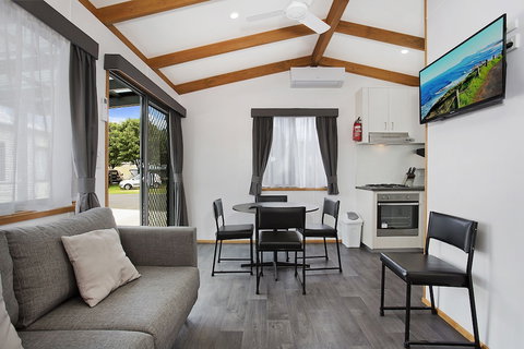 Warrnambool Holiday Village - New Castle Holiday 5