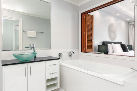 Bellevue At Trinity Beach - New Castle Holiday 3