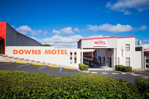 Downs Motel - New Castle Holiday 2