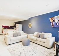 Manly Beach House - New Castle Holiday