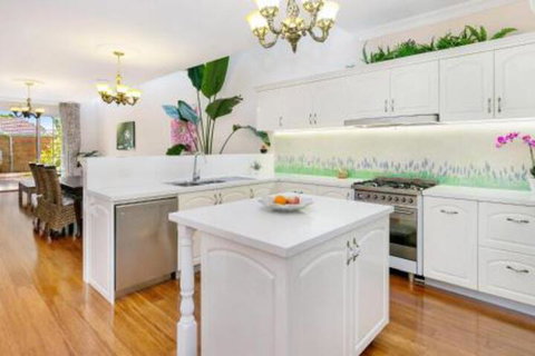 4 Ensuite Chelsea Villa CBD Airport - New Castle Holiday 7