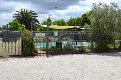 Rutherglen Motor Inn - New Castle Holiday 2