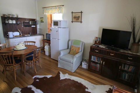 Christopher Halls Colonial Accommodation - New Castle Holiday 4