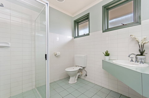 Melaleuca Motel - New Castle Holiday 4