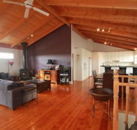 Pelican Sands Bed  Breakfast - New Castle Holiday