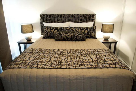 Narooma Waters Retreat - New Castle Holiday 3