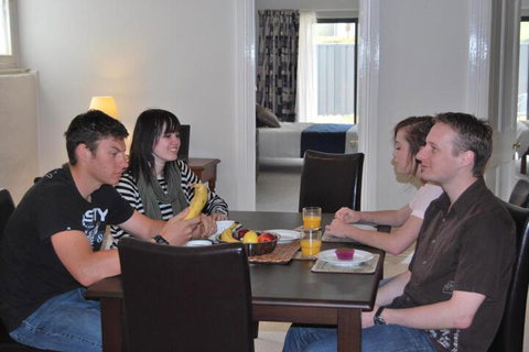 Brayfield Cottage - New Castle Holiday 4