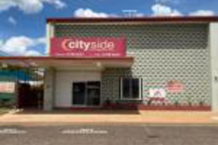 Mount Isa QLD New Castle Holiday