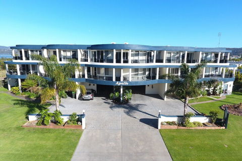 Apollo Apartments - New Castle Holiday 1