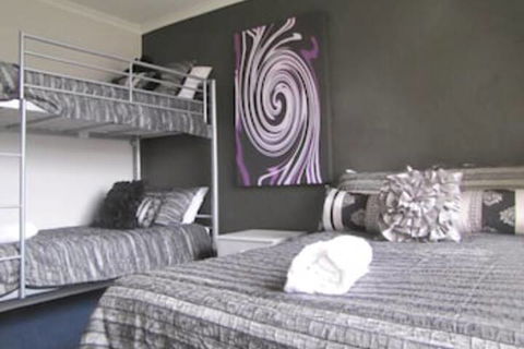 Apollo Apartments - New Castle Holiday 3