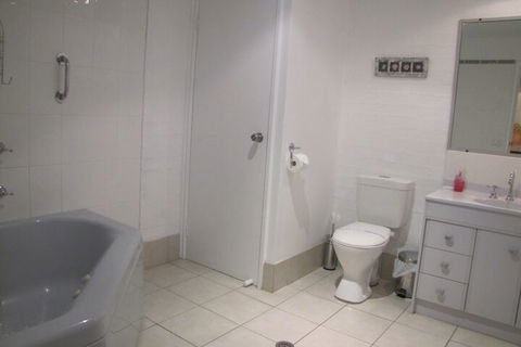 Apollo Apartments - New Castle Holiday 5