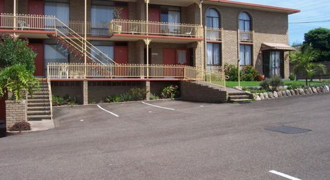 Town Centre Motor Inn - New Castle Holiday 1