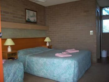 Town Centre Motor Inn - New Castle Holiday 4
