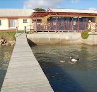 Meningie's Waterfront Motel - New Castle Holiday