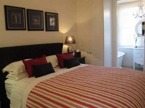Andres Mews Luxury Serviced Apartments - New Castle Holiday 6