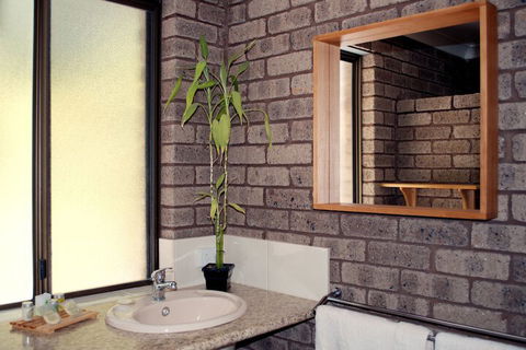 Caves Road Chalets - New Castle Holiday 5