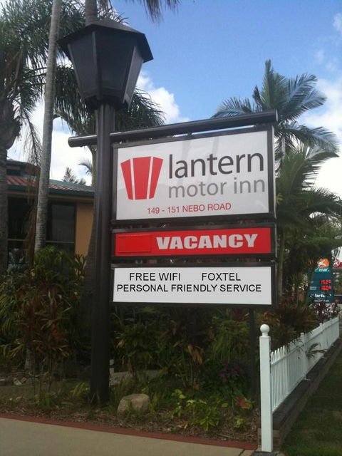 Lantern Motor Inn - New Castle Holiday 1